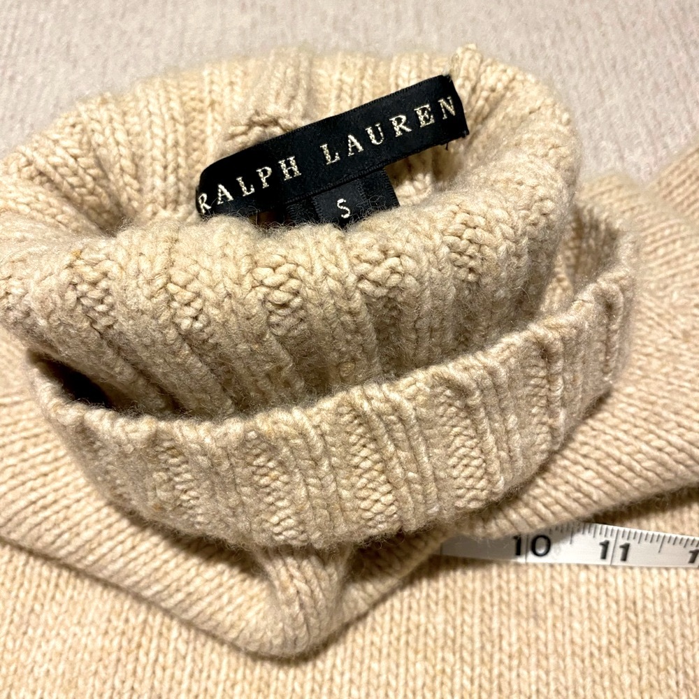 Ralph Lauren Black Label cashmere /wool turtleneck sweater Size: Small/ XS wheat